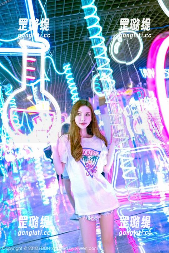 Feilin嗲囡囡 - M梦baby白色写真，想下载？小心引起周围围观！
