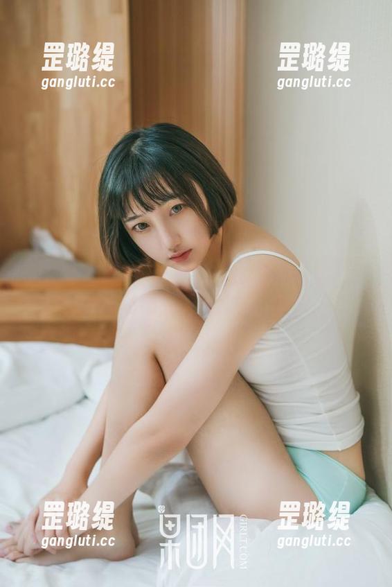 GIRLT果团网 - 私拍护士莫雅淇合集：不止是药物，还有那一抹柔情
