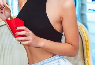 GIRLT果团网 – 莫雅淇的运动写真，一边看一边思考，为什么运动跟我没关系！