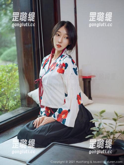 HuaYang花漾 - 无圣光也挡不住的绮里嘉ula：透明图集透你没商量