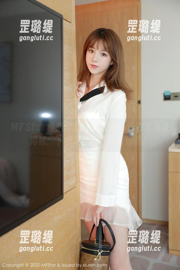 MFStar模范学院 - 美七Mia泳衣写真大揭秘：下载后可能会失去理智！