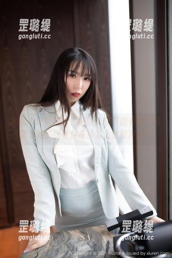 MiStar魅妍社 - 谁说泳衣只能看海？萌奈子的美图让你在沙发上也能冲浪！
