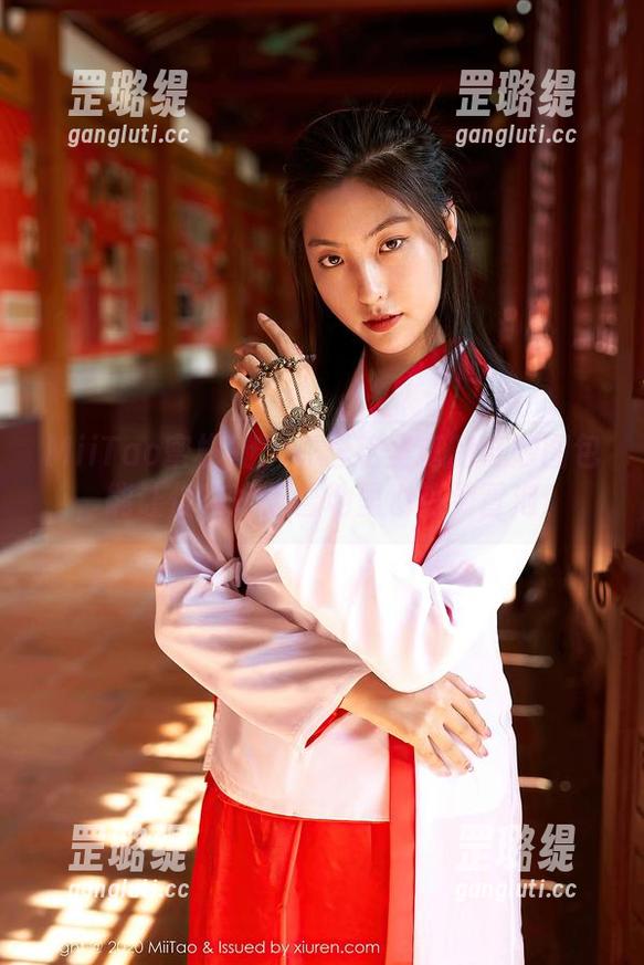 MiiTao蜜桃社-许思铭 MiiTao蜜桃社 - 许思铭圣诞的奇妙图包,能让你在冰天雪地里也热到冒泡!