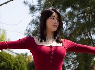 原图直击！Min.E(민이)的灰丝私拍像是岁月流转的温柔触感，简直让人心动