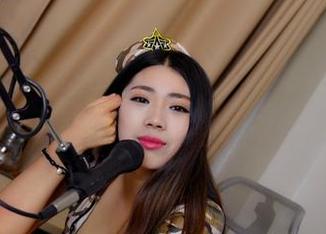 PANS写真 – 小青的短裤，与高清相伴，生活也要这样精彩