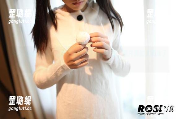 ROSI最新礼服，让我对生活有了新的向往，照片真的太心动了！