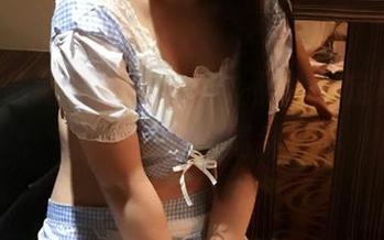 ROSI最新空姐制服套，照片里定格了她们与云彩的羁绊。