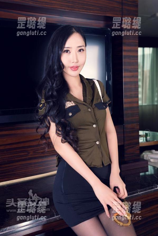 TouTiao头条女神 - 这一波申美嫣甜心美图合集，绝对是视觉上的双重甜蜜！