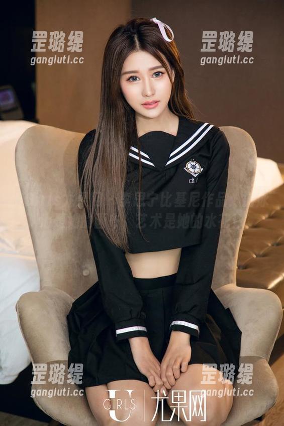 UGirls尤果网 - 李思宁比基尼作品：游泳池是她的画布，艺术是她的水花！