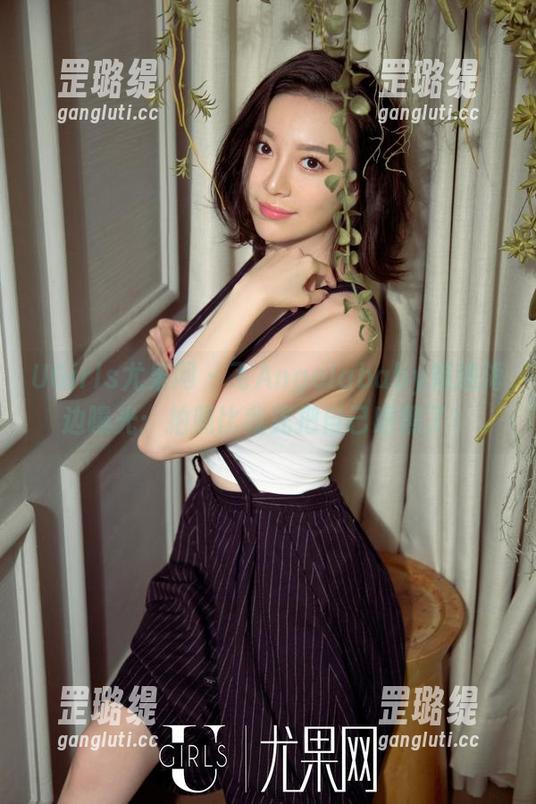 UGirls尤果网 - 飞Angelababy精选海边曝光：拍照比我先把自己晒黑了！
