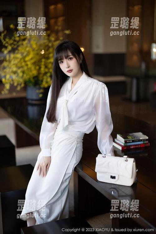 XIAOYU语画界 - 游泳不只在池里：周思乔betty的壁纸原图来袭！