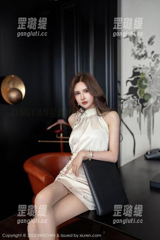 XINGYAN星颜社 - 唐思琪的私拍分享：毛衣间的好奇与暧昧