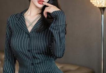 XINGYAN星颜社 – 安安Angel泳池作品:在线版的清新与诱惑,你准备好了吗?