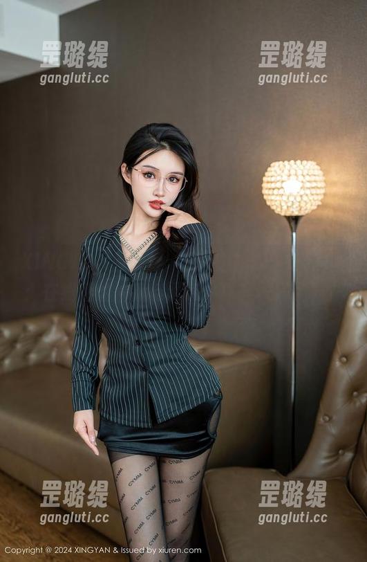 XINGYAN星颜社-安安Angel XINGYAN星颜社 - 安安Angel泳池作品:在线版的清新与诱惑,你准备好了吗?