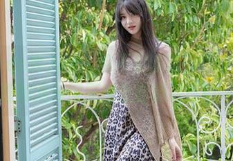 Xiuren秀人网 – 这不是谣言，FoxYini孟狐狸的双马尾原图全套绝对值得一看！