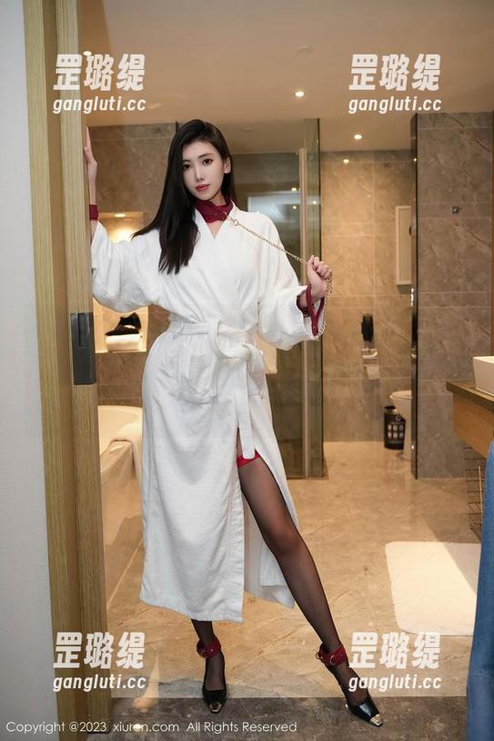 Xiuren秀人网 - 这年头，谁不想和FoxYini孟狐狸一起“油亮”？福利作品值得一窥！