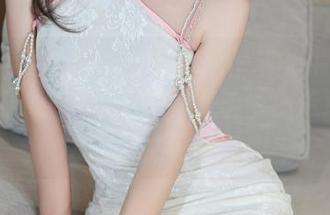Xiuren秀人网 – MODEL伊若的牛仔裤图集精选——轻松一撩，裤子带你走进不一样的世界！