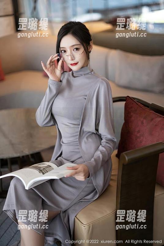 Xiuren秀人网 - 敞开来聊无圣光与白丝，tina_甜仔，真是让人心痒