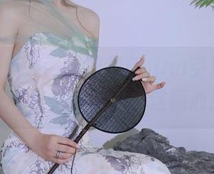 Xiuren秀人网 – 凯竹Quinn空姐写真：福利包邮，只为你这颗心！