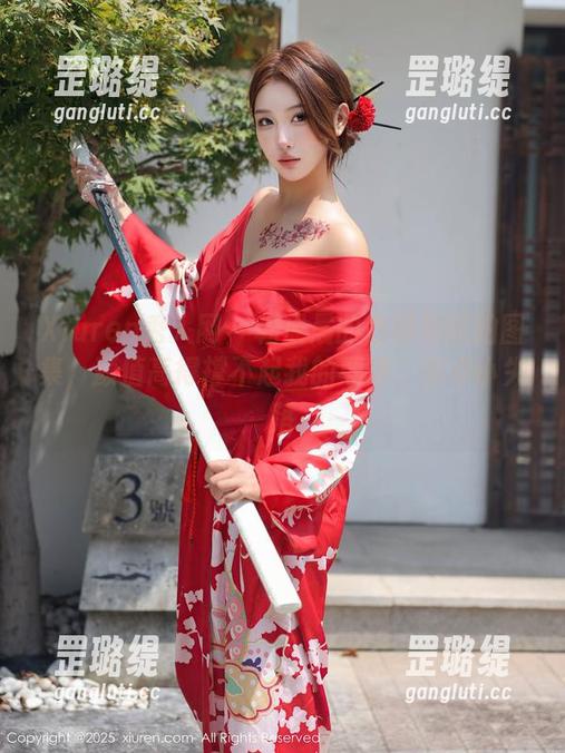 Xiuren秀人网 - 杨晨晨的白衬衫私拍图集，颜值高得撑不起我的期待，有点小失落