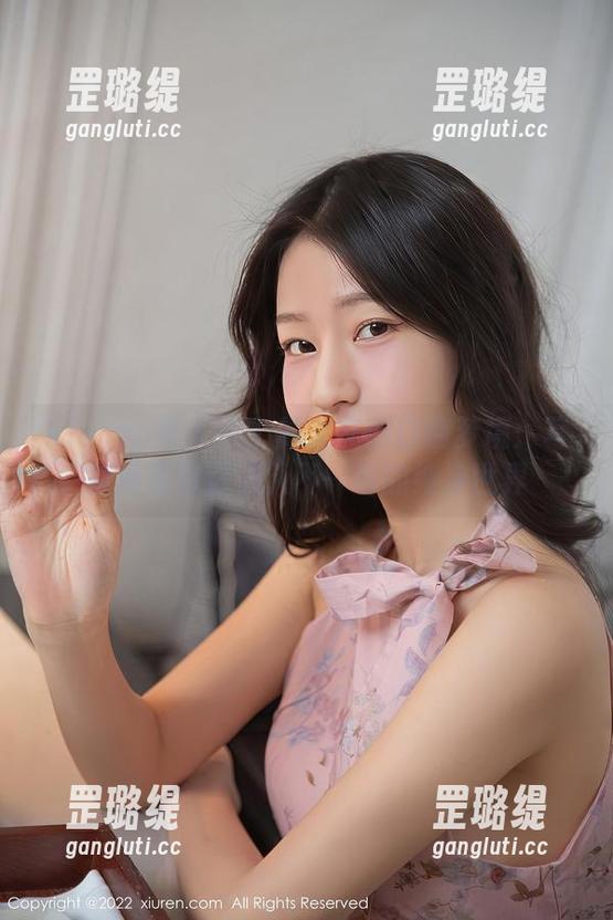 Xiuren秀人网 - 林文文的白色梦境：写真资源带你进入不一样的纯净世界