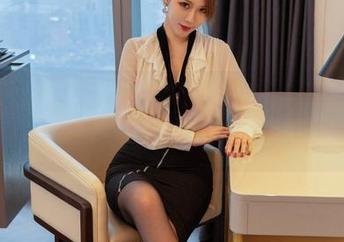 YouMi尤蜜荟 – 在Sukki的瑜伽私拍里发现：这曲线，简直是身体的幽默感啊！