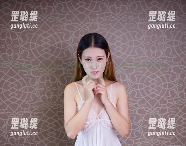 YouWu尤物馆 - 清纯的艾小青，私拍美图平静如水，其实暗流涌动。