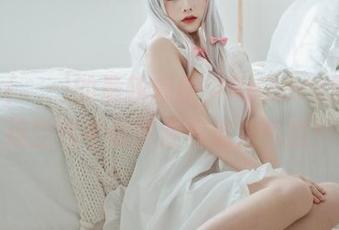 Yuna(윤아)的最新套图，ReZero雷姆，连空气中都弥漫着魔法气息！