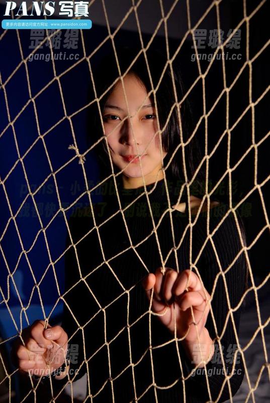 pans-小柔 pans - 小柔的比基尼:作品里的光影,我都快要沉迷了,别说我不是你们的偶像