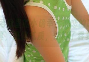 rosi – 网盘里的小确幸：恋恋的职业装写真，瞧这气质，惊艳了春夏