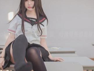 yoko夏宅带来的美腿资源，好像每条都是故事