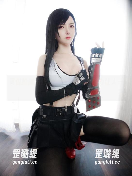 英俊的旅拍作品，一小央泽的魅力让人一秒沦陷。
