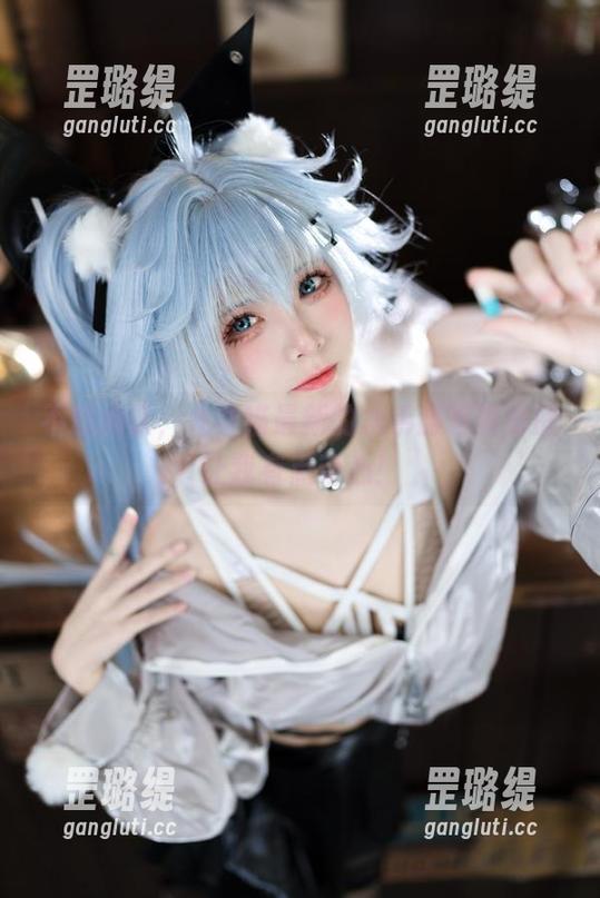不想承认，九柒喵最新的水手服写真真的让我有点动心！