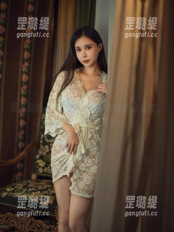 亚马逊鲶鱼带你进入黑丝JK的图集迷宫，忍不住想一探究竟！