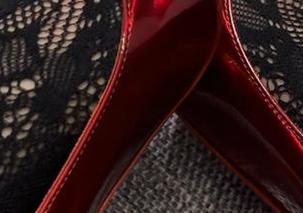 微密圈 – 谁说保守的二舅妈不能有秘密？来看看她的写真下载吧！