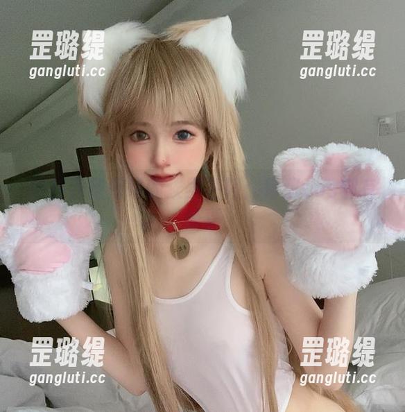 穿越到倦倦喵的埃罗芒阿：每张cos都有惊喜