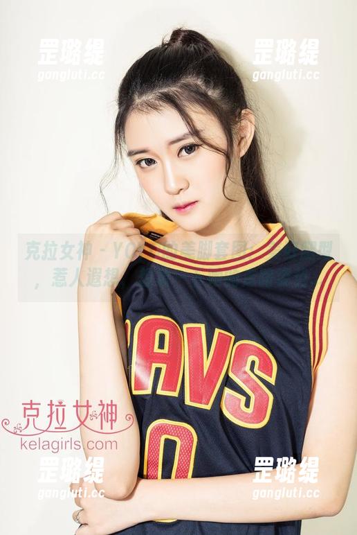 克拉女神-YOYO 克拉女神 - YOYO的美脚套图:美好腿型,惹人遐想,想象一下她的走路姿势...