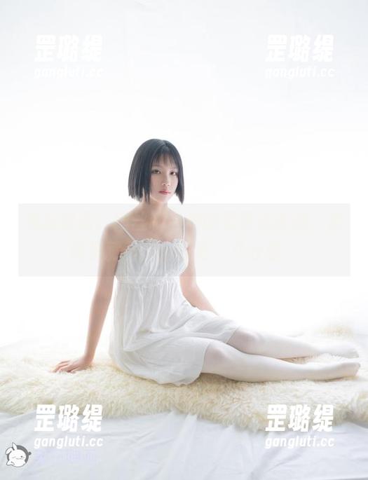 兔玩映画 兔玩映画:肉丝制服裙的无圣光诱惑,套图里藏着几分叛逆,几分甜。