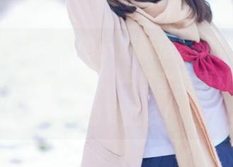 周叽是可爱兔兔的小清新居家服，轻松驾驭‘不经意的优雅’—这套写真让人忍不住想要试试!