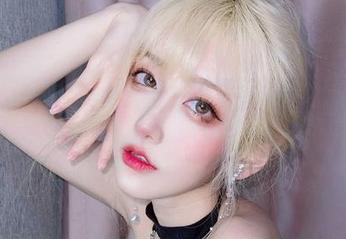 别错过这个免费资源，啾小妍的暗夜猫女，今晚就让你瞅个够！