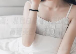 喵糖映画：私房白袜与短发的甜蜜组合，高清美图一探究竟！