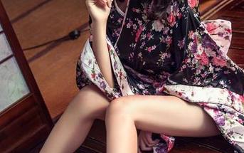 头条女神 – 看！余心曼在线，油亮合集真是油腻又迷人！