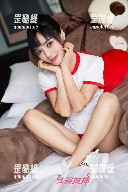 头条女神 - 这腿，这美图，曲佑熙的壁纸可是个调皮的小狐狸！