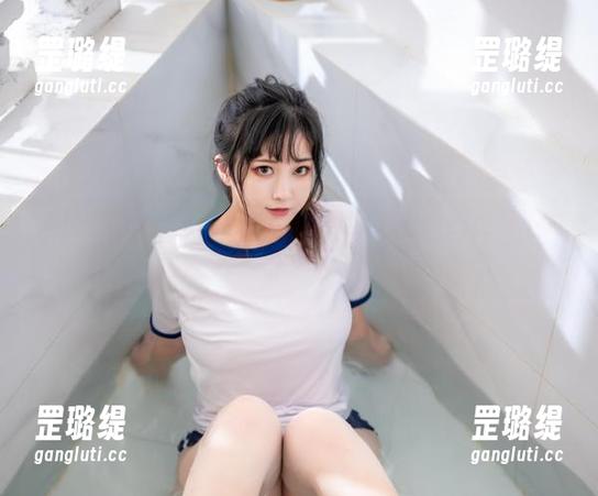 遇见皮衣大魔王！奇行家狗崽私拍套图，时尚又不失乐趣！