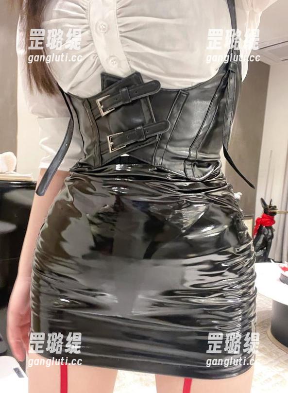微密圈 - 抓紧来看！奔跑的晶骡子的最新紫色睡衣图包，宅男们的福利