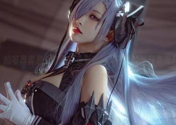 宫本桜的写真真是个宝藏，看看她的美图里的明日方舟和鸿雪