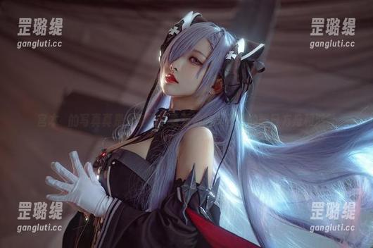 宫本桜的写真真是个宝藏，看看她的美图里的明日方舟和鸿雪