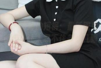 小众视觉 – 婷婷的短裤：最新图库中的隐秘诱惑，让人忍不住多看几眼。