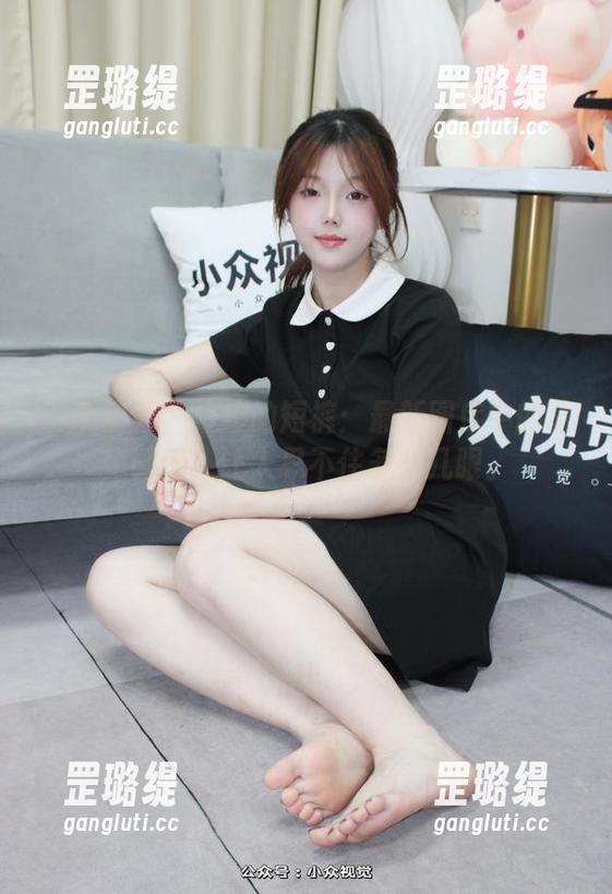 小众视觉 - 婷婷的短裤：最新图库中的隐秘诱惑，让人忍不住多看几眼。