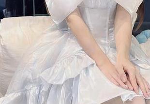微密圈 – 小萌子厨娘系列全新更新，身材没的一说，面对美食她好像也不放过啊！